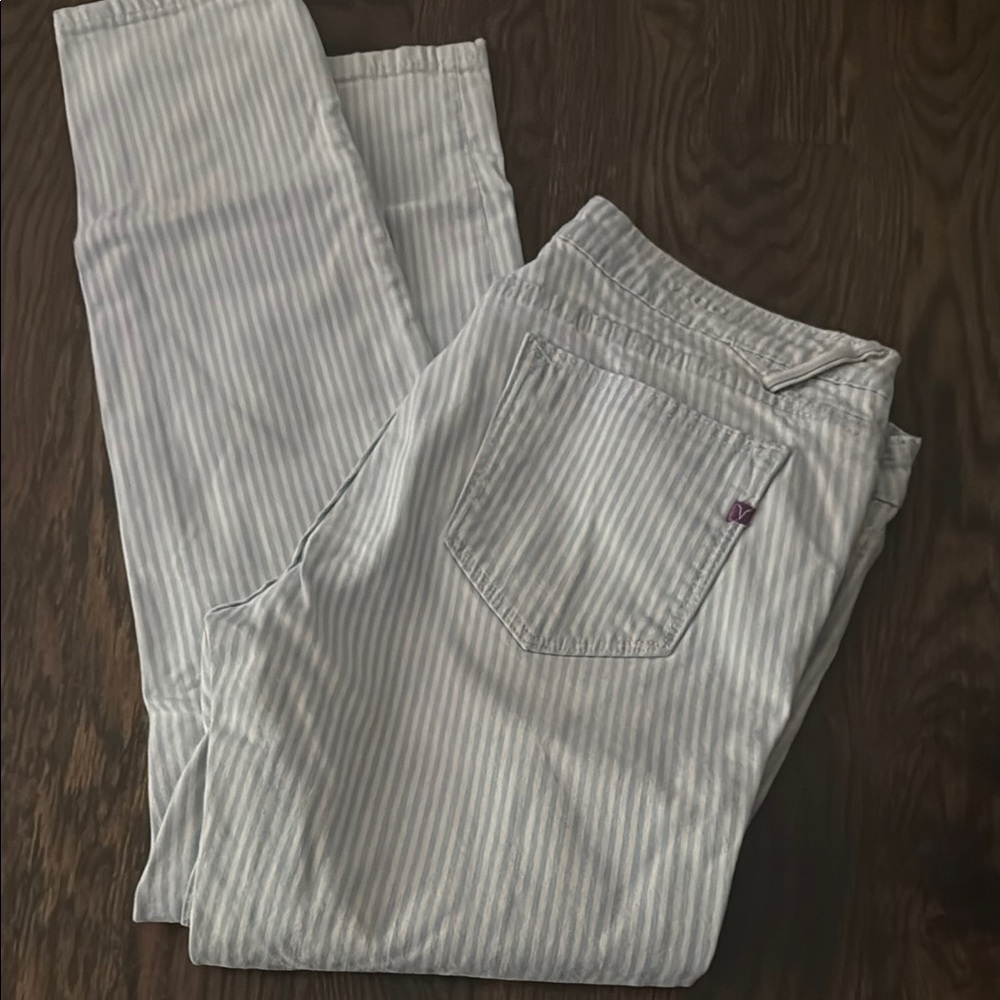 Vigoss Gray Skinny Pants with Distressed Detail